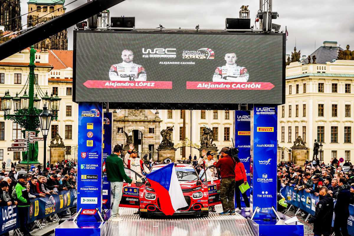 Alejandro Cachón culmina su primera campaña mundialista en el corazón de Europa Alejandro Cachón culmina su primera campaña mundialista en el corazón de Europa