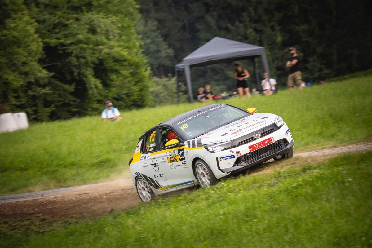 Sito Español vuelve a subir al podio con Opel España en Austria Sito Español vuelve a subir al podio con Opel España en Austria