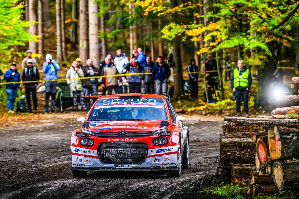 Alejandro Cachón suma el máximo de scratch en el Rallye de Europa Central