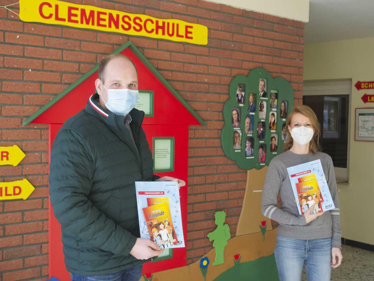 Mehr als 15.000 Bücher für Schüler Mehr als 15.000 Bücher für Schüler