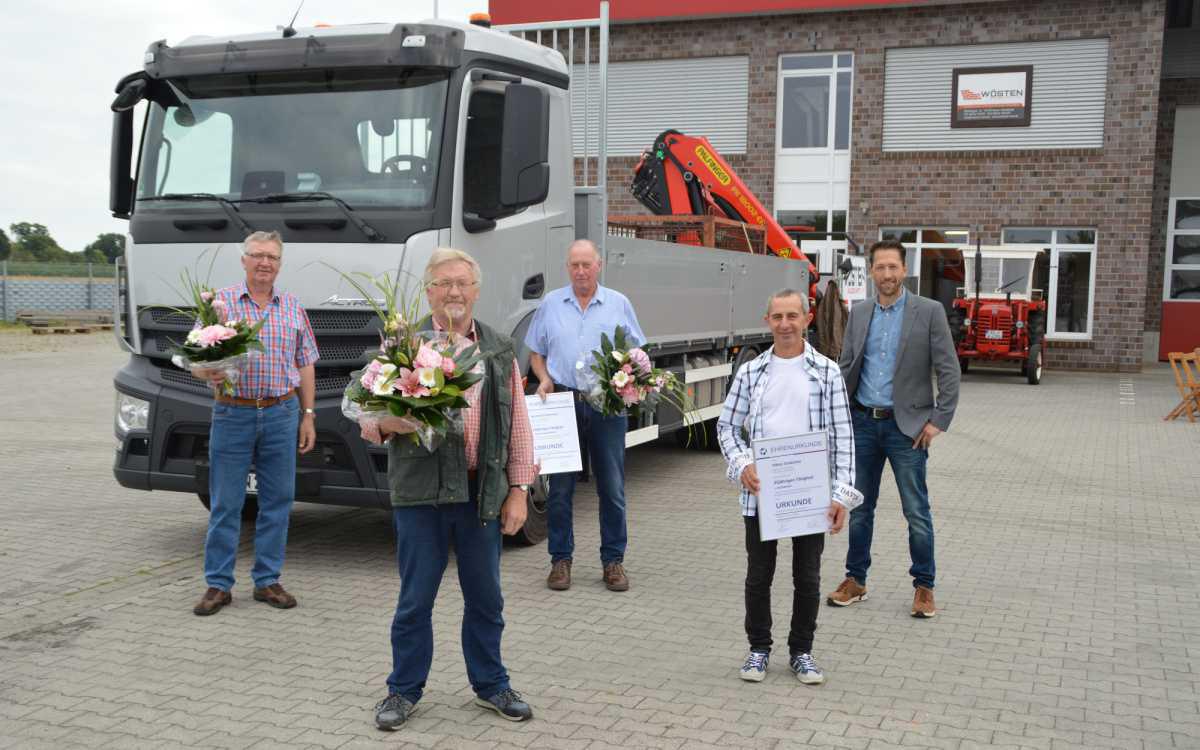 Baugeschäft Wösten ehrt Jubilare auf Sommerfest