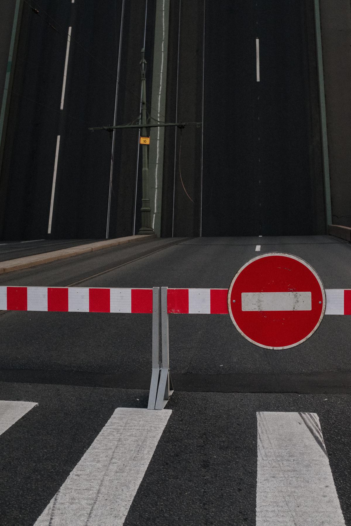 Ab Montag Vollsperrung der B 408 zwischen Boschstraße und der L 48 Ab Montag Vollsperrung der B 408 zwischen Boschstraße und der L 48