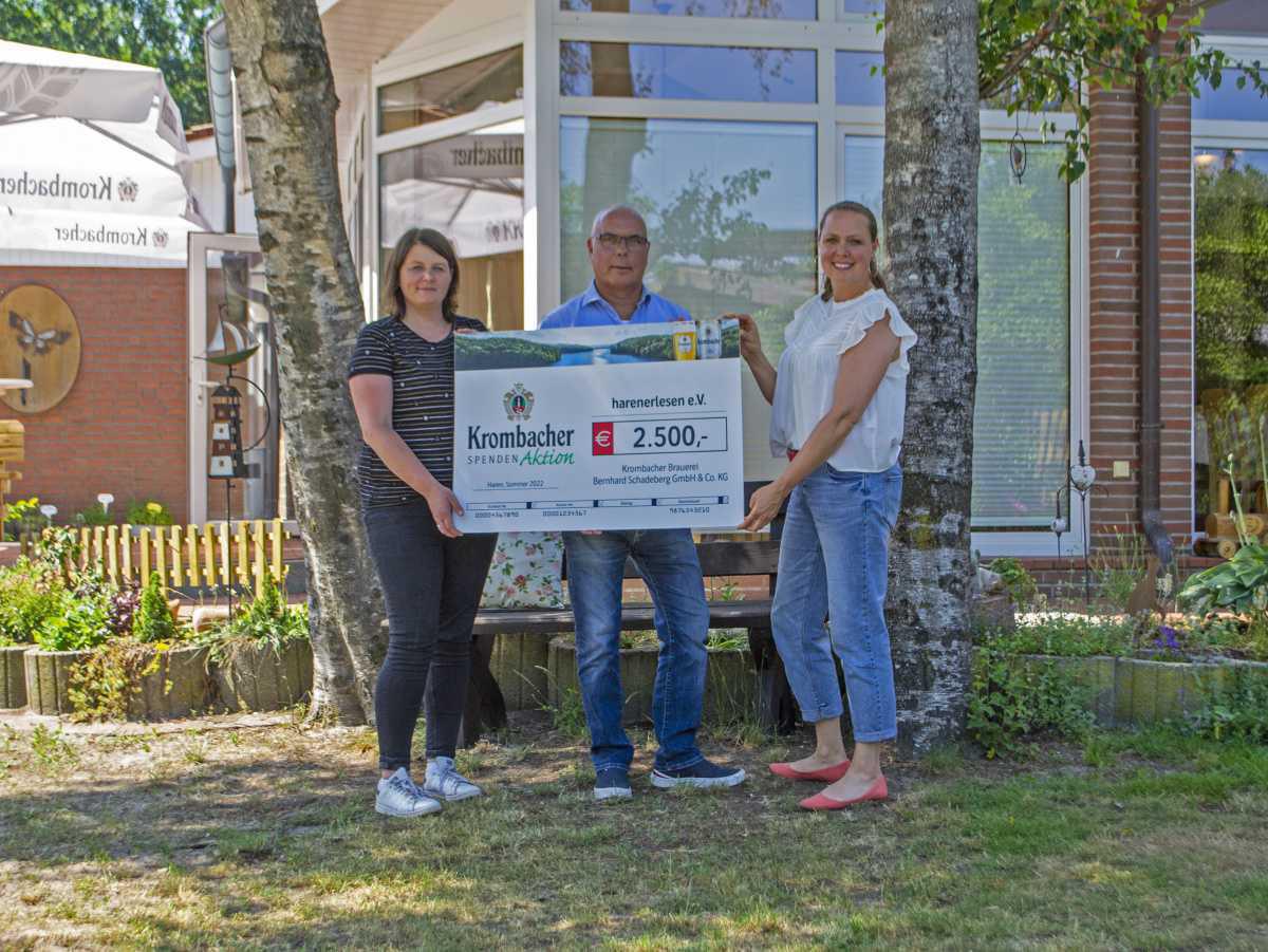 Krombacher Brauerei spendet 2.500 Euro an den harenerlesen e.V.