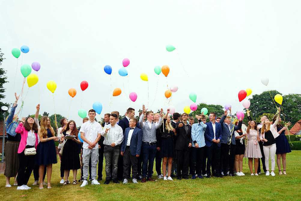 Rütenbrocker Entlassschüler: „Außer Rand und Band“ Rütenbrocker Entlassschüler: „Außer Rand und Band“
