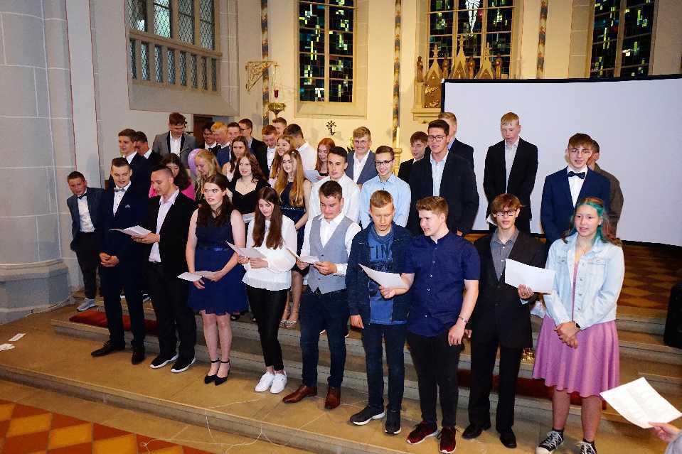 Rütenbrocker Entlassschüler: „Außer Rand und Band“ Rütenbrocker Entlassschüler: „Außer Rand und Band“