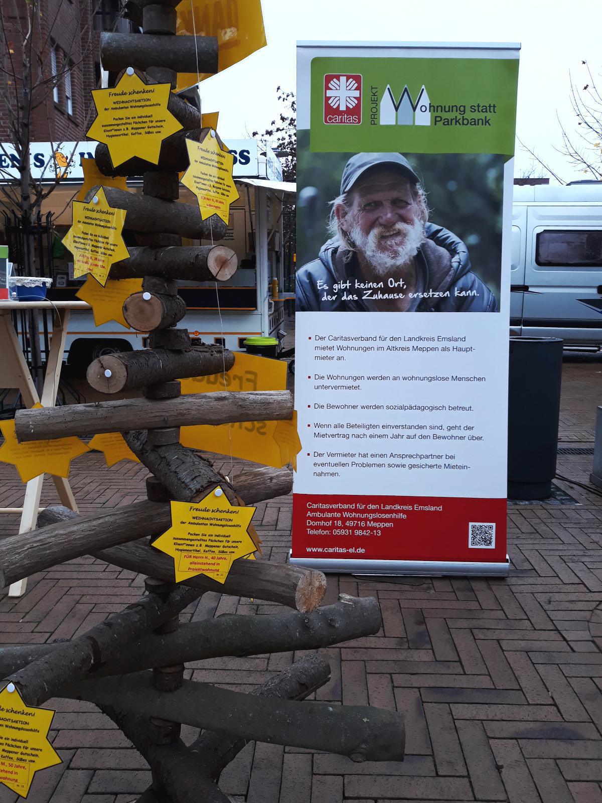 Info-Stand der Caritas auf dem Marktplatz Info-Stand der Caritas auf dem Marktplatz