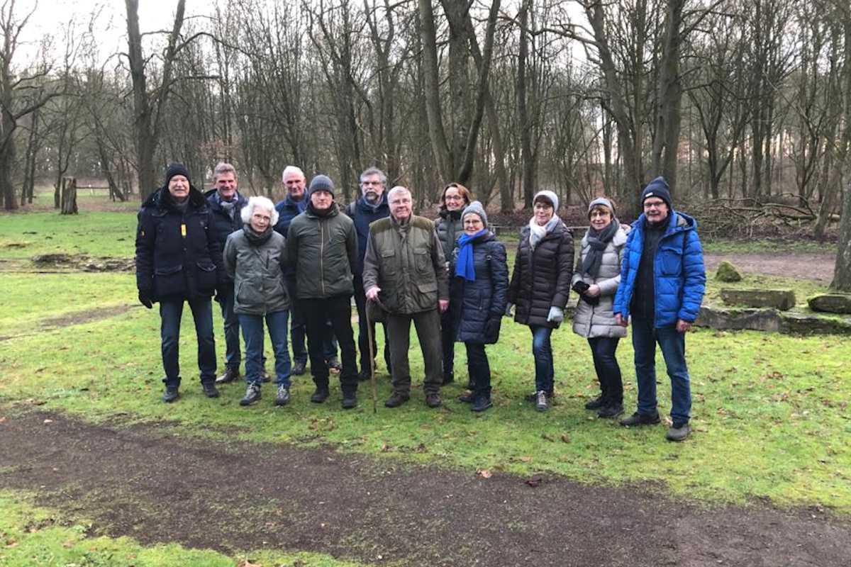 Durch das Waldgebiet um Alt-Wahn und den Werpeloher Steinkreis Durch das Waldgebiet um Alt-Wahn und den Werpeloher Steinkreis