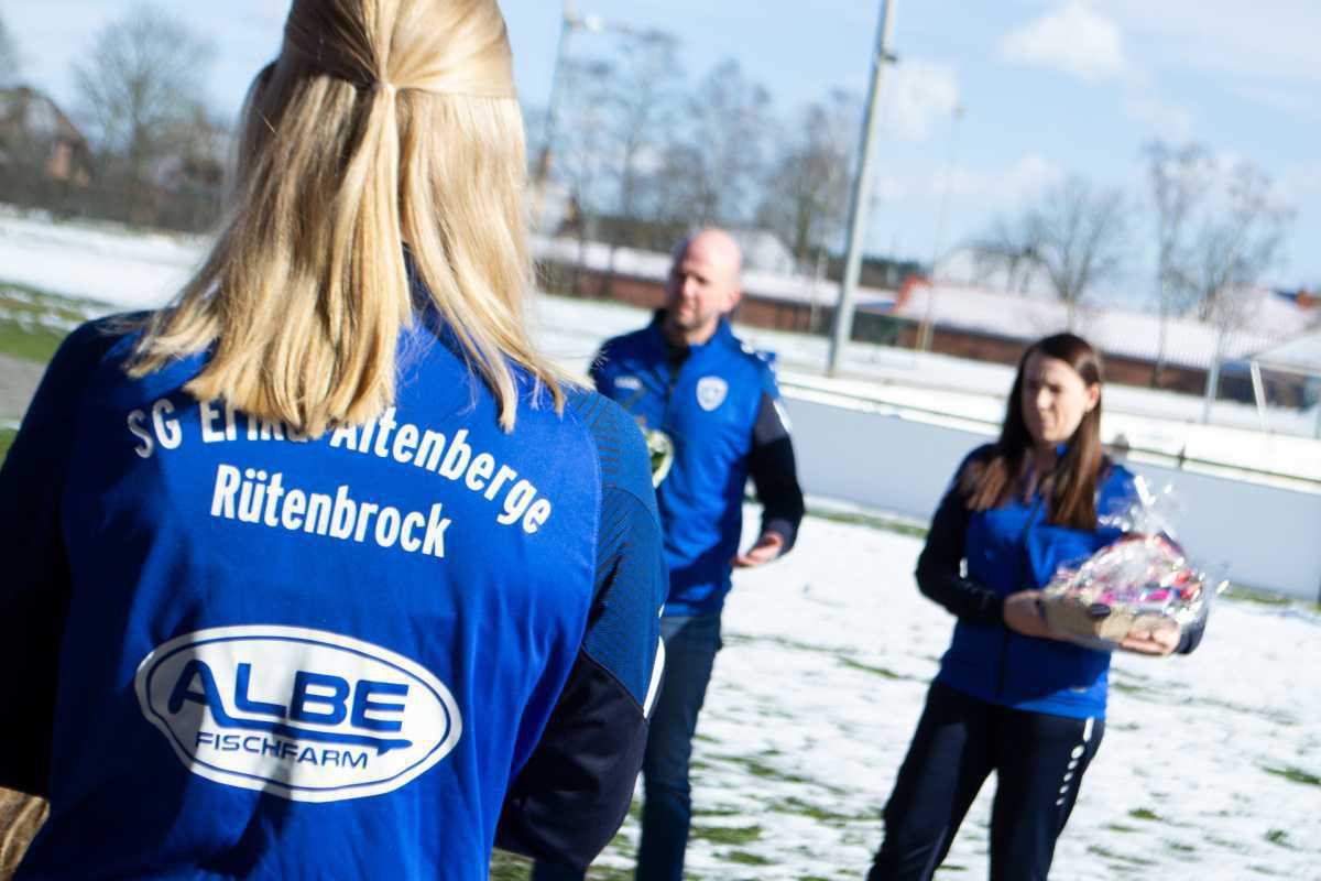 Neue Trainingsanzüge für die Damen Neue Trainingsanzüge für die Damen