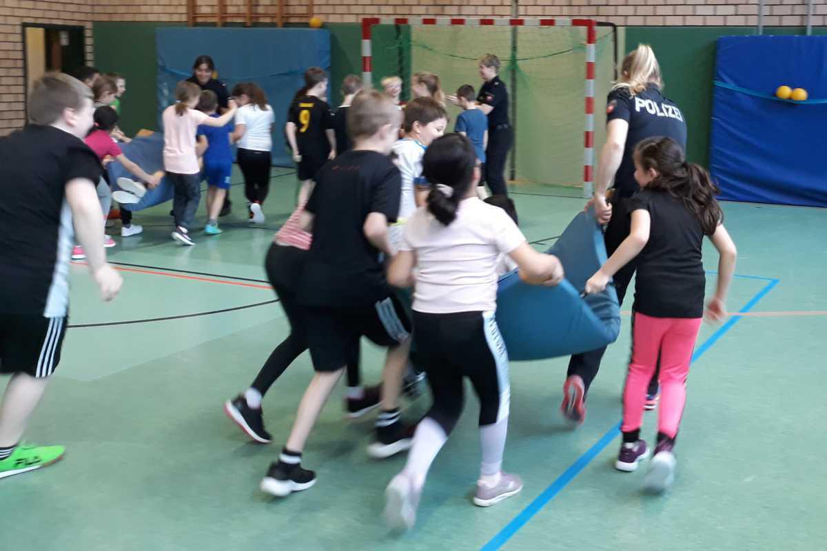 Sportprojekt an der Ansgarischule Sportprojekt an der Ansgarischule