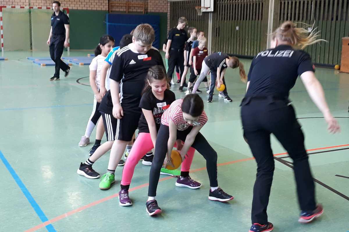 Sportprojekt an der Ansgarischule Sportprojekt an der Ansgarischule