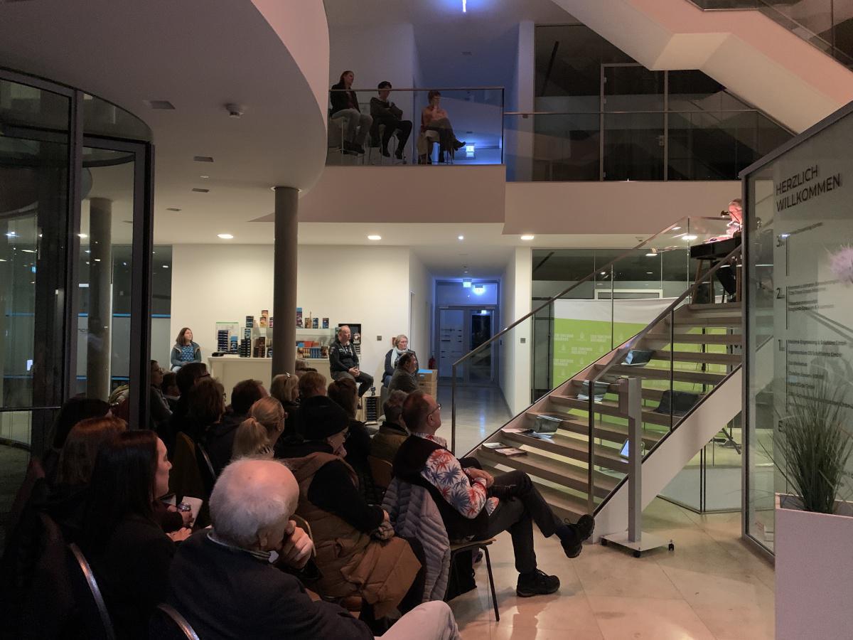 Spannende Lesung von Andreas Brandhorst im Amisia-Kontor Spannende Lesung von Andreas Brandhorst im Amisia-Kontor