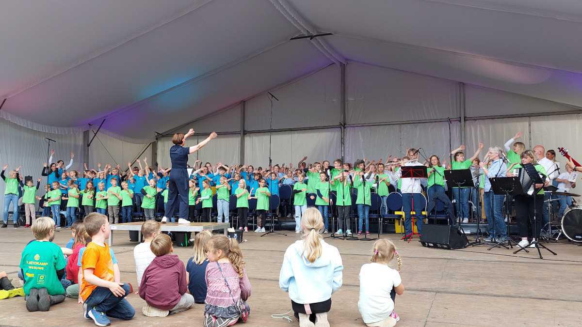 „Platt lutt moj“ – plattdeutsches Singfestival an der Mersmühle