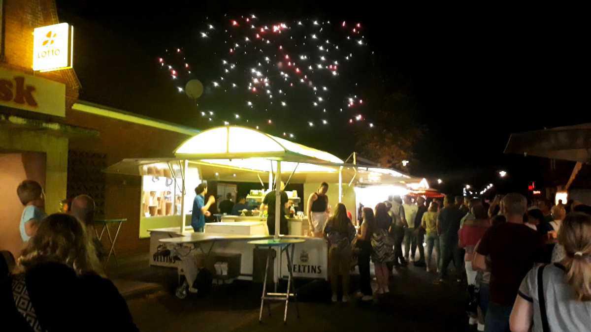 Feuerwerk leitet Rütenbrocker Kirmes ein Feuerwerk leitet Rütenbrocker Kirmes ein