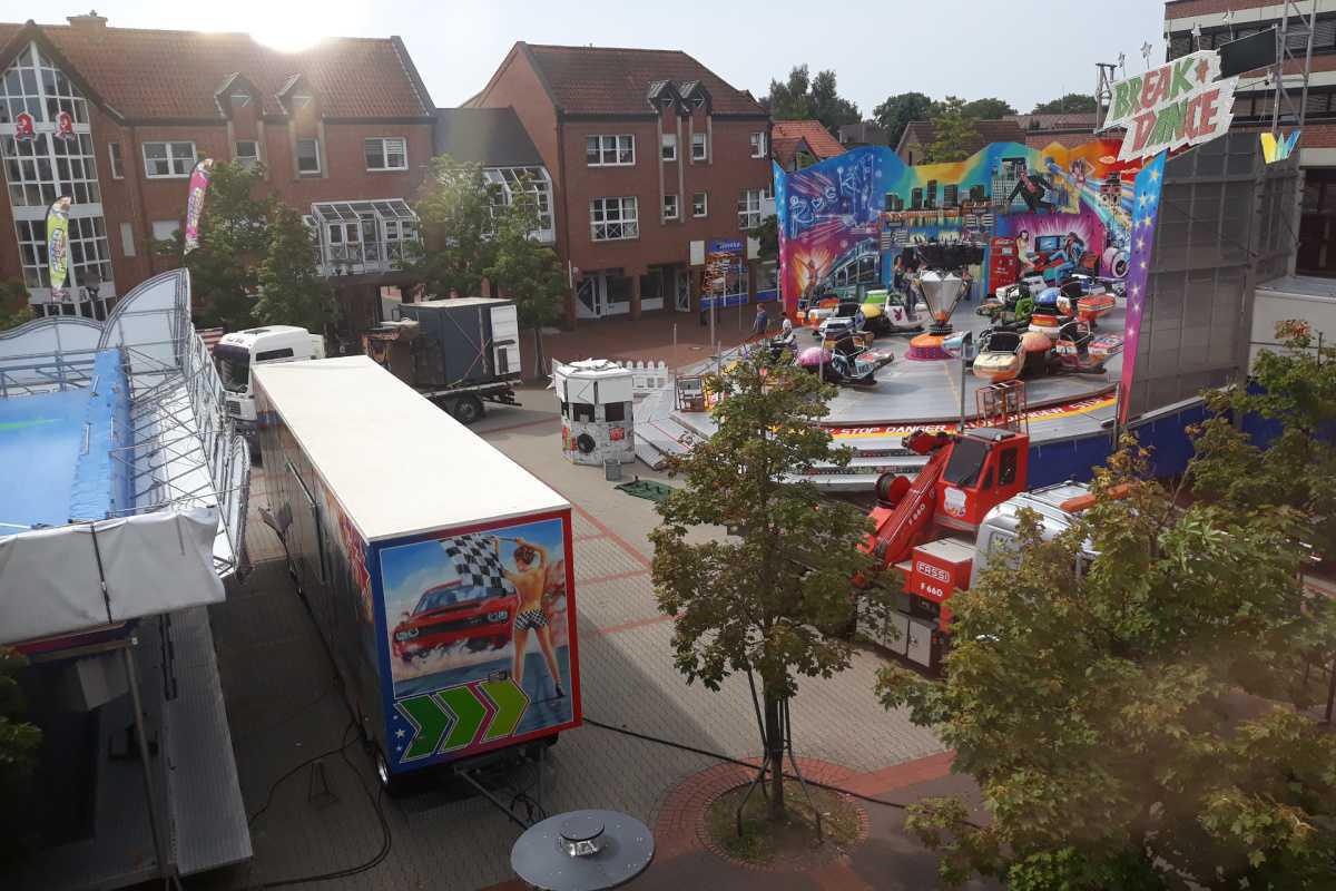 Aufbau der Harener Kirmes hat begonnen Aufbau der Harener Kirmes hat begonnen