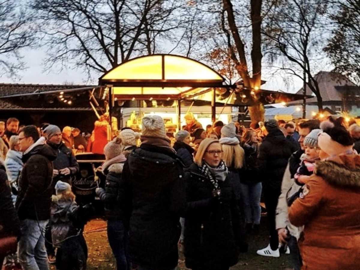 Festlicher Weihnachtsmarkt auf dem Heimathof in Rütenbrock
