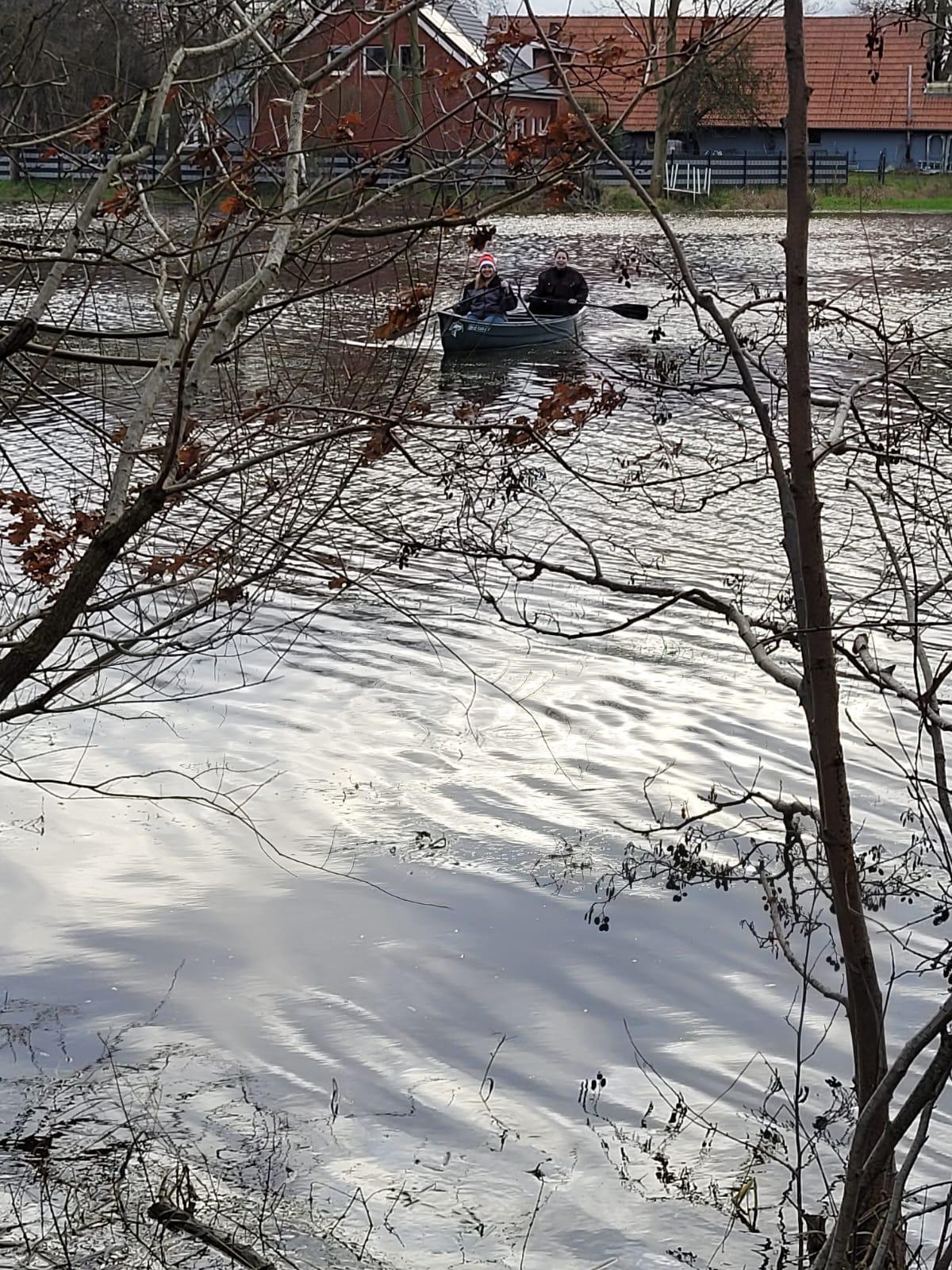 Mit dem Boot zum Nachbarn Mit dem Boot zum Nachbarn