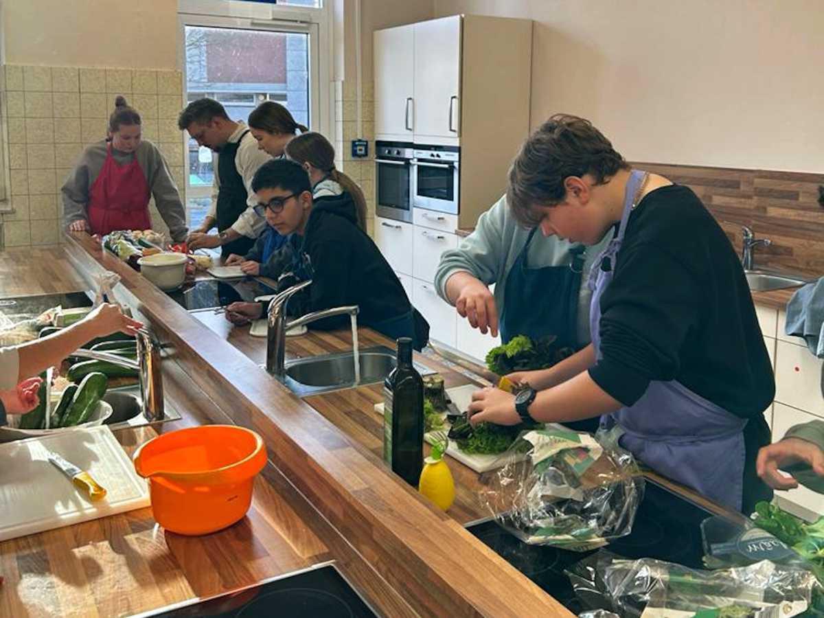 Projekt „Kochen macht Schule“ der Harener Martinus-Oberschule Projekt „Kochen macht Schule“ der Harener Martinus-Oberschule