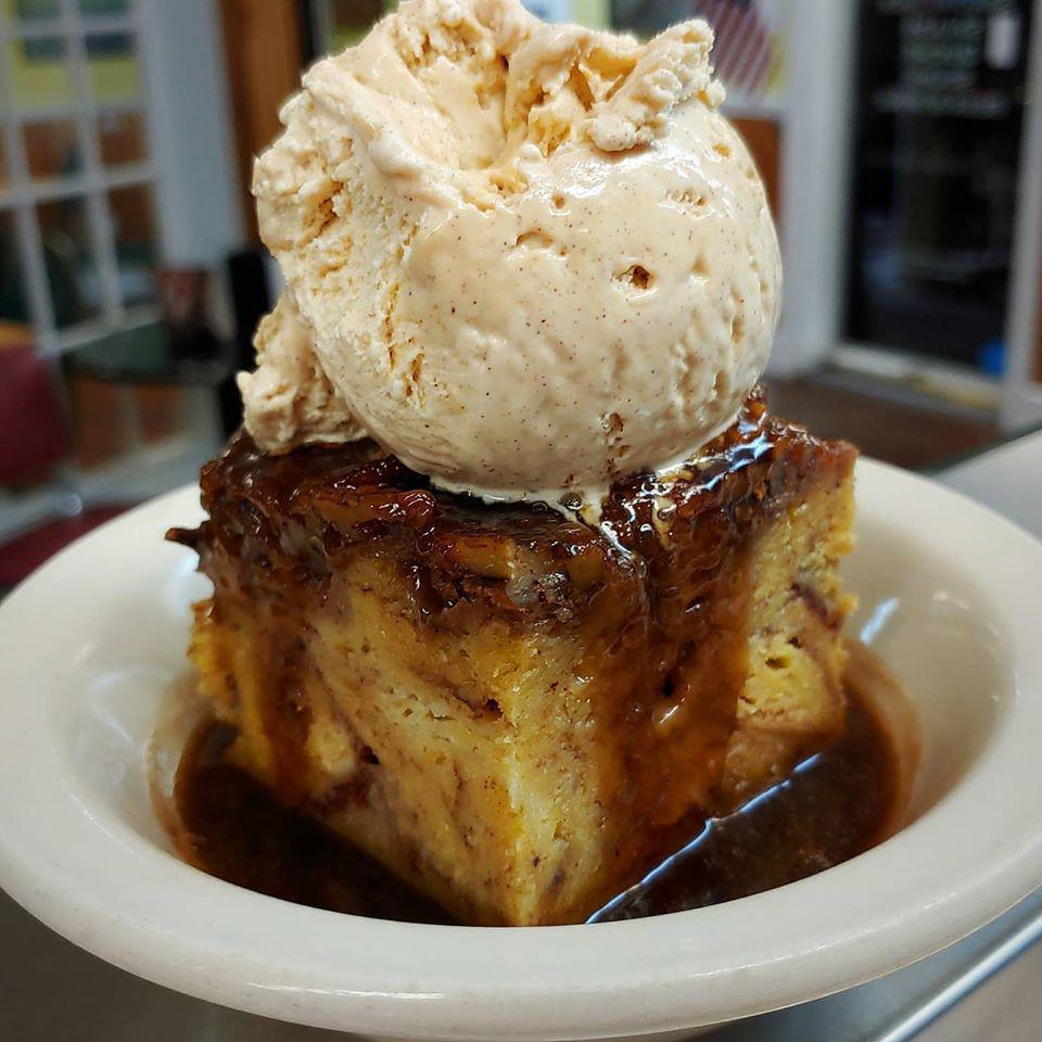 Lynn's Table & Ice Cream Parlor* Lynn's Table & Ice Cream Parlor*