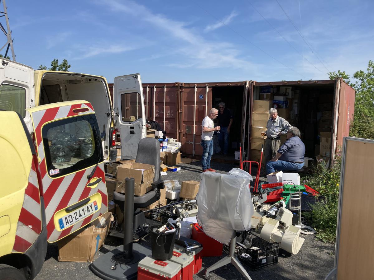 Une journée particulière ... préparation logistique de la prochaine mission  Une journée particulière ... préparation logistique de la prochaine mission