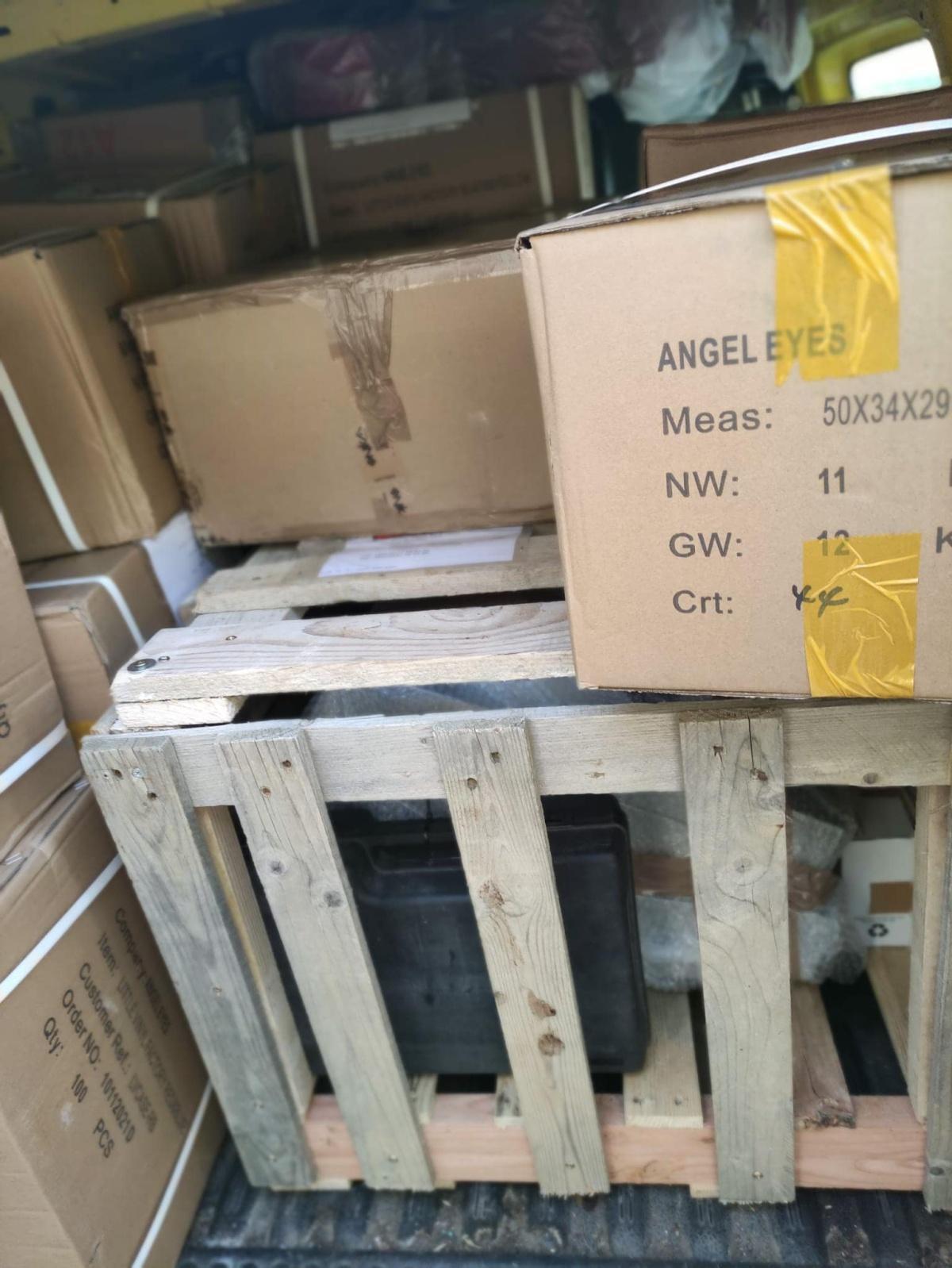 Envoie de 4000 paires de lunettes et 3000 étuis en direction du Bénin