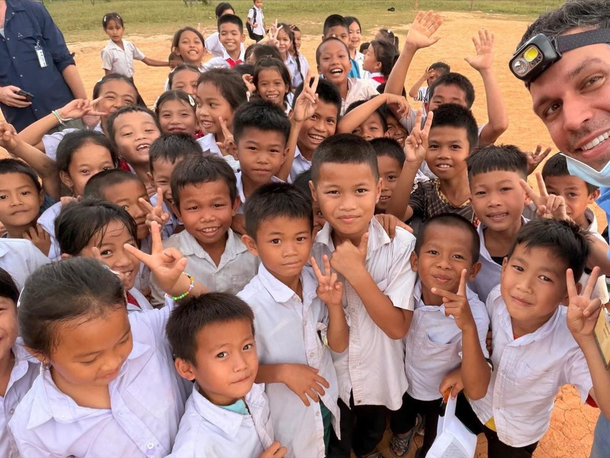 Sourires d'Enfants et OLSF au Laos Sourires d'Enfants et OLSF au Laos