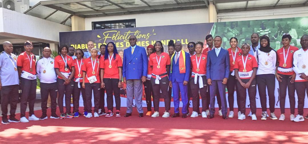 Handball. Collinet Makosso congratule les diables rouges dames pour leur parcours à la CAN 2022