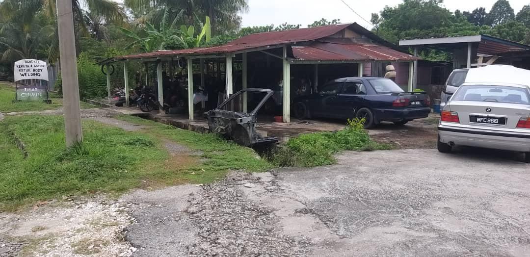 Kereta Motor Ketok Body