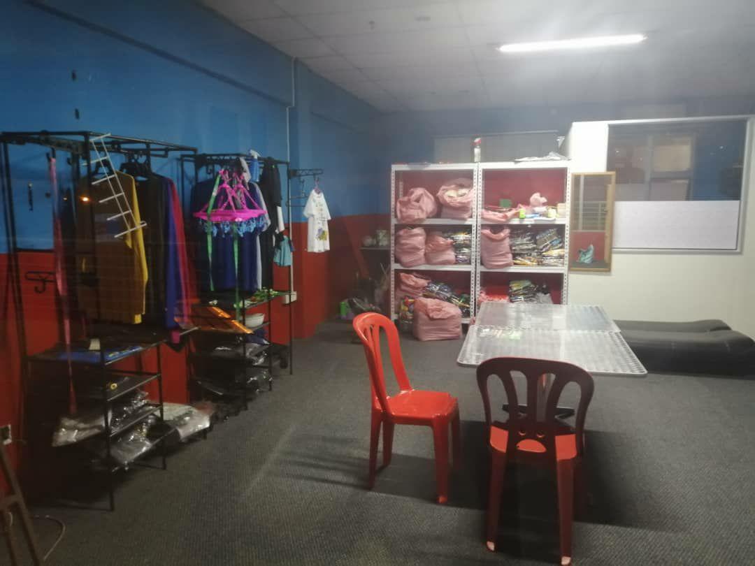 Kedai Serbaneka