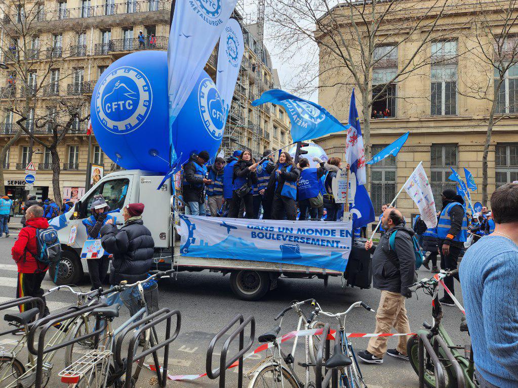 Retour en image de la manifestation du 7 Mars . Retour en image de la manifestation du 7 Mars .