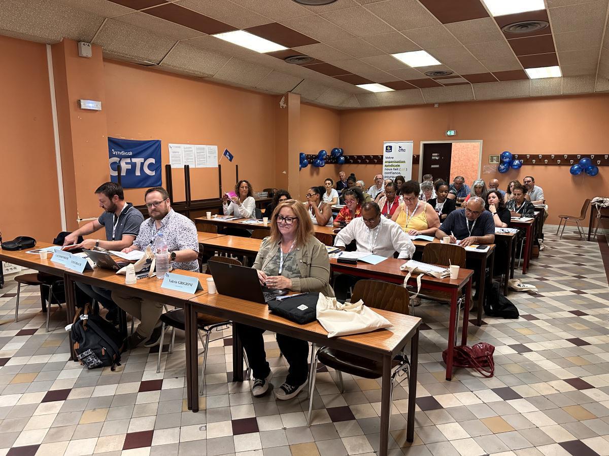 Présentation de la nouvelle équipe dirigeante  Présentation de la nouvelle équipe dirigeante