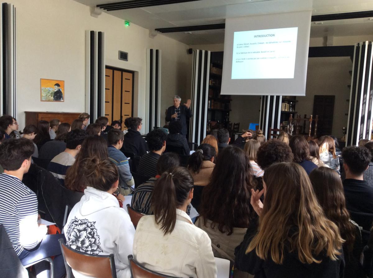 L'enseignement de spécialité Sciences Économiques et Sociales (SES) L'enseignement de spécialité Sciences Économiques et Sociales (SES)