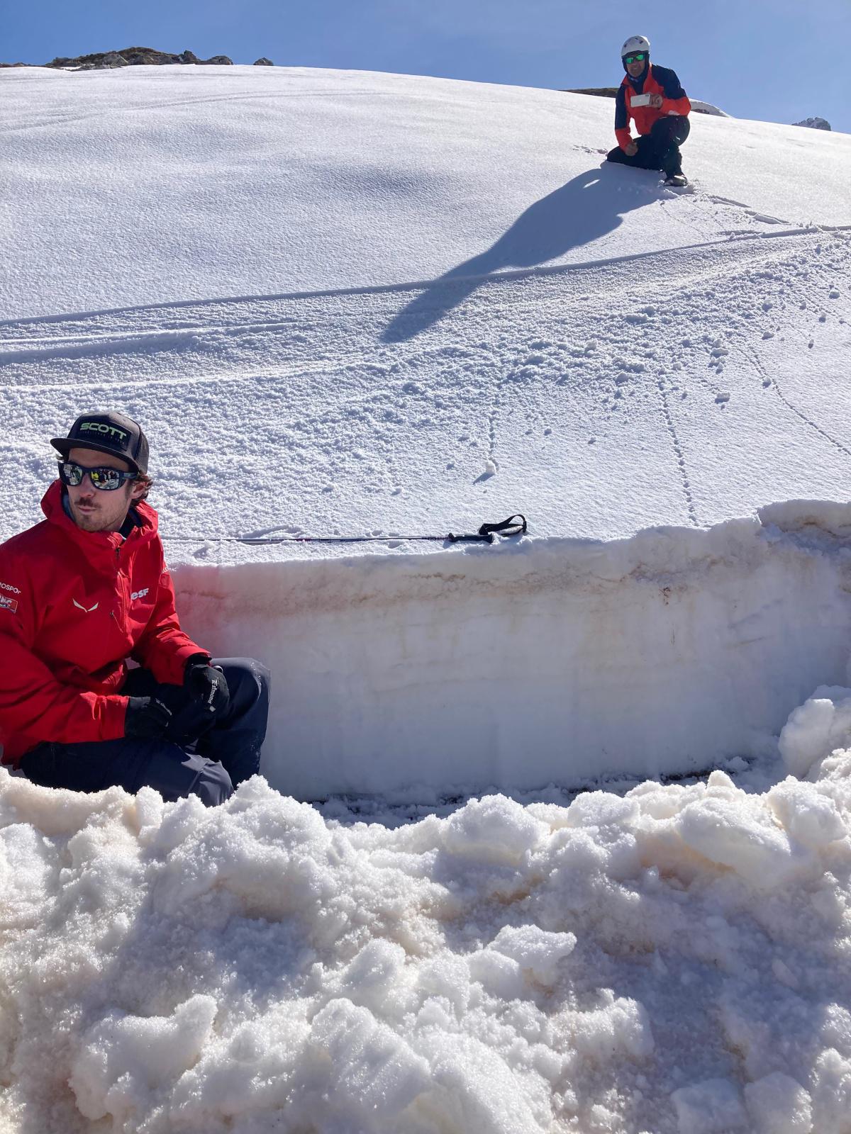 Sortie AS "Les Coquelicots" - Initiation au ski de randonnée à Aneu Sortie AS "Les Coquelicots" - Initiation au ski de randonnée à Aneu