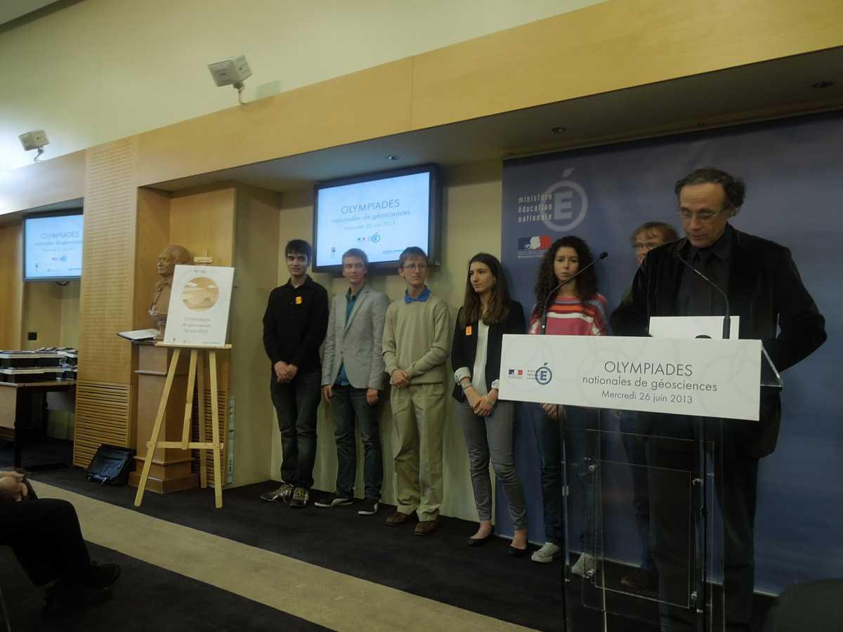 Témoignage bilingue en français et en anglais de Nicolas Dall'Asta, ancien élève de section européenne du Lycée Louis Barthou Témoignage bilingue en français et en anglais de Nicolas Dall'Asta, ancien élève de section européenne du Lycée Louis Barthou