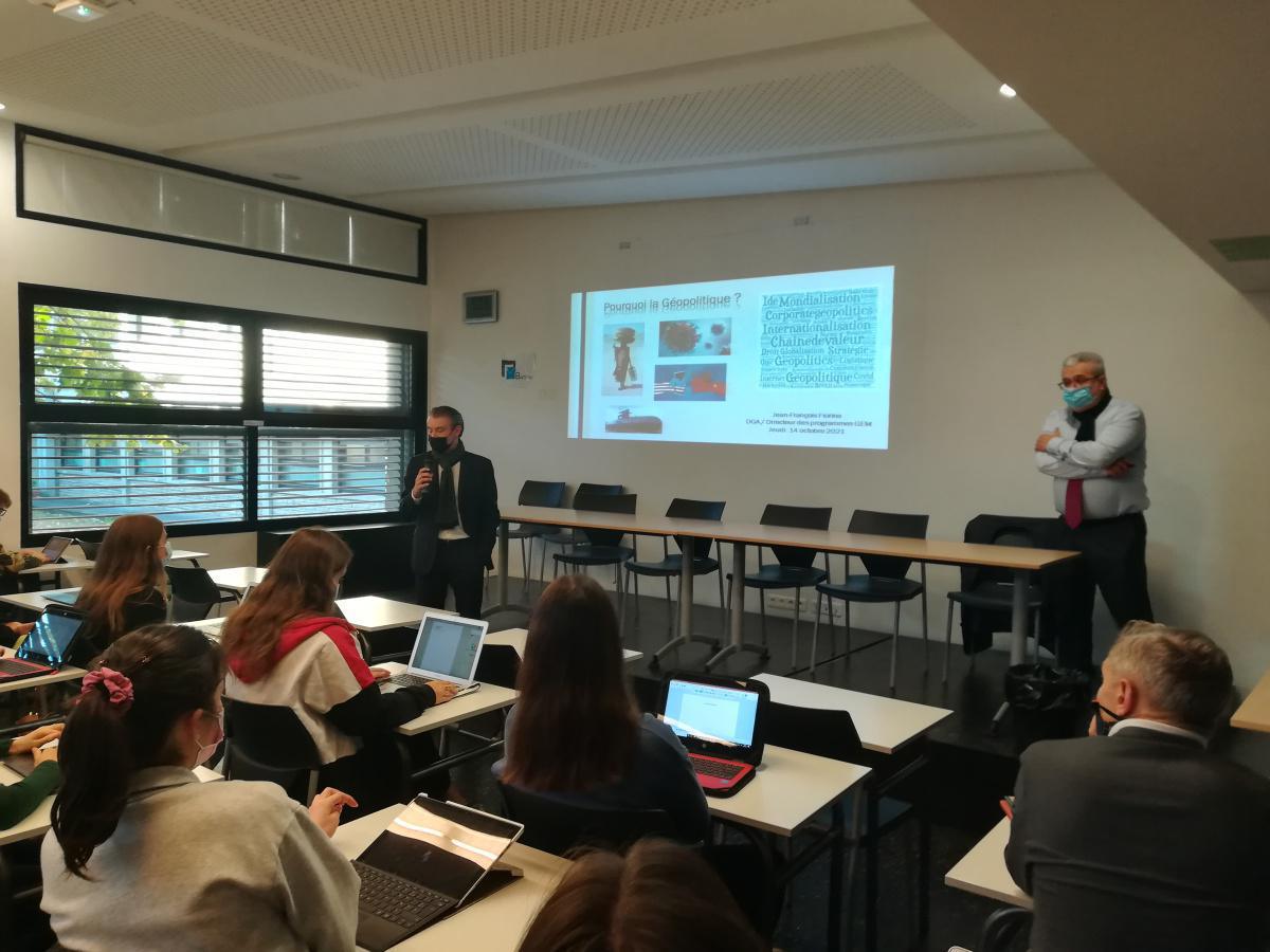 Pourquoi la géopolitique est-elle une compétence indispensable en entreprise ? Pourquoi la géopolitique est-elle une compétence indispensable en entreprise ?