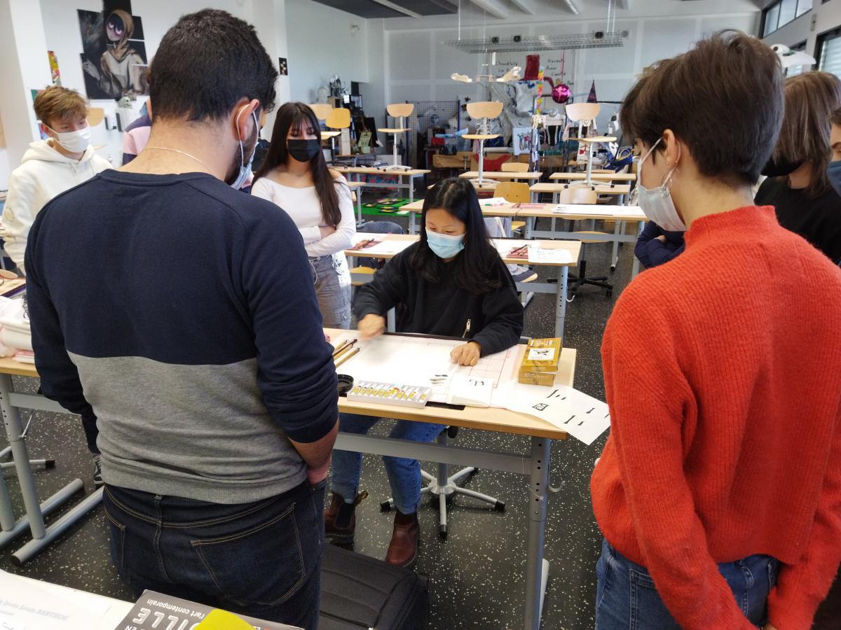 La calligraphie chinoise en arts plastiques avec l'Institut Confucius de Pau Pyrénées La calligraphie chinoise en arts plastiques avec l'Institut Confucius de Pau Pyrénées