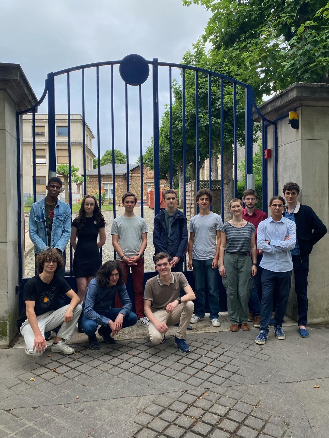 Olympiades Internationales de Physique (IPhO) - Un stage d'une semaine à l'Ecole Normale Supérieure pour un lycéen engagé dans notre préparation  Olympiades Internationales de Physique (IPhO) - Un stage d'une semaine à l'Ecole Normale Supérieure pour un lycéen engagé dans notre préparation