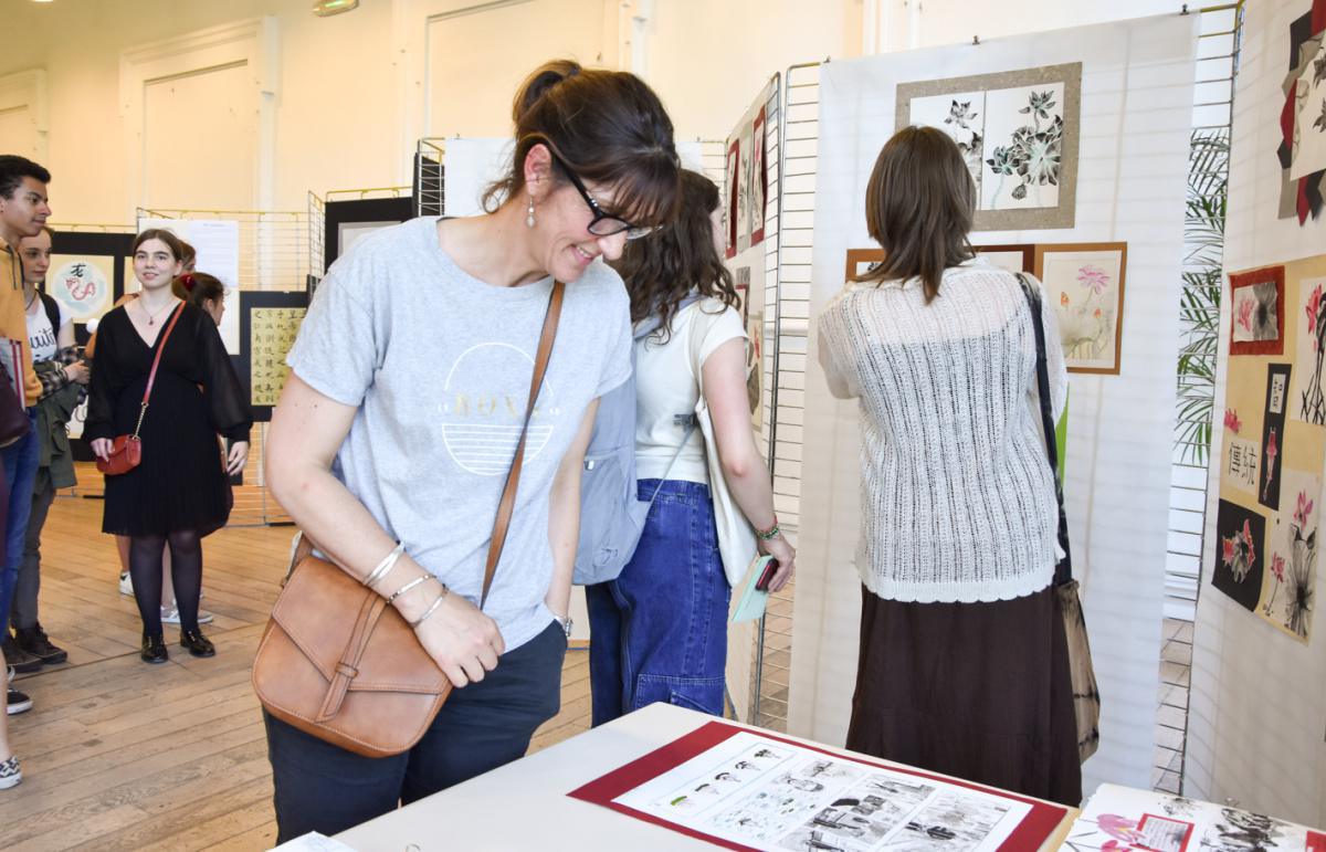 Les élèves des options arts plastiques exposent au "Jardin des Calligraphes"