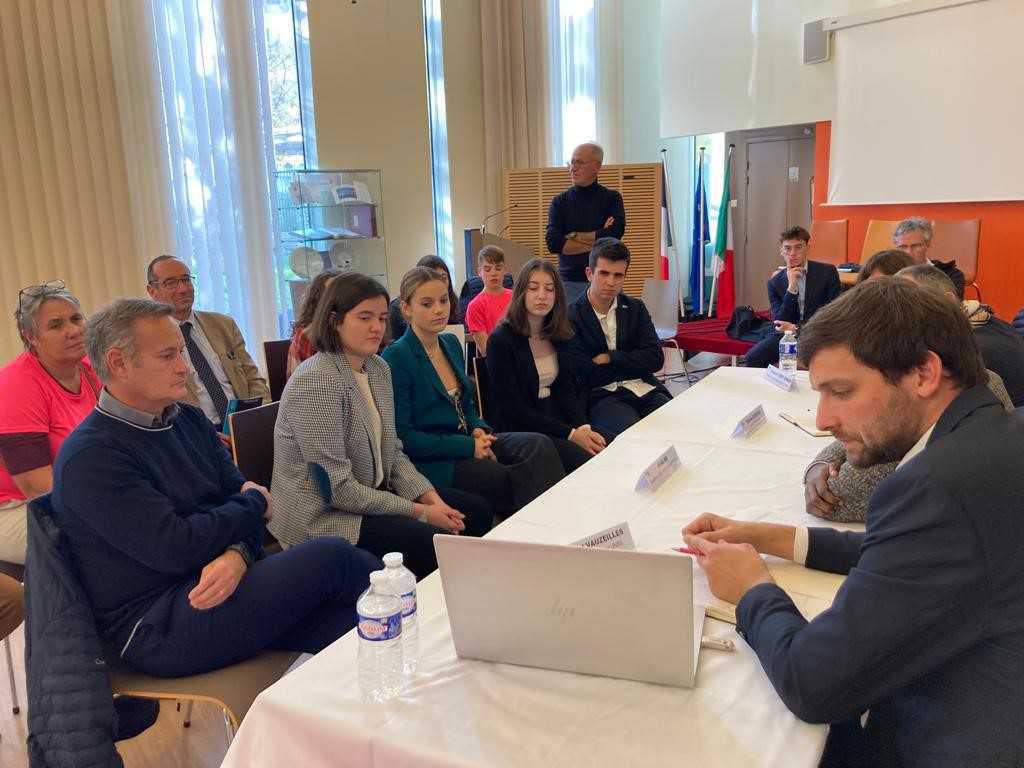 Les élèves du lycée Louis Barthou reçus à l’Assemblée nationale pour le prix Ethic’action Les élèves du lycée Louis Barthou reçus à l’Assemblée nationale pour le prix Ethic’action