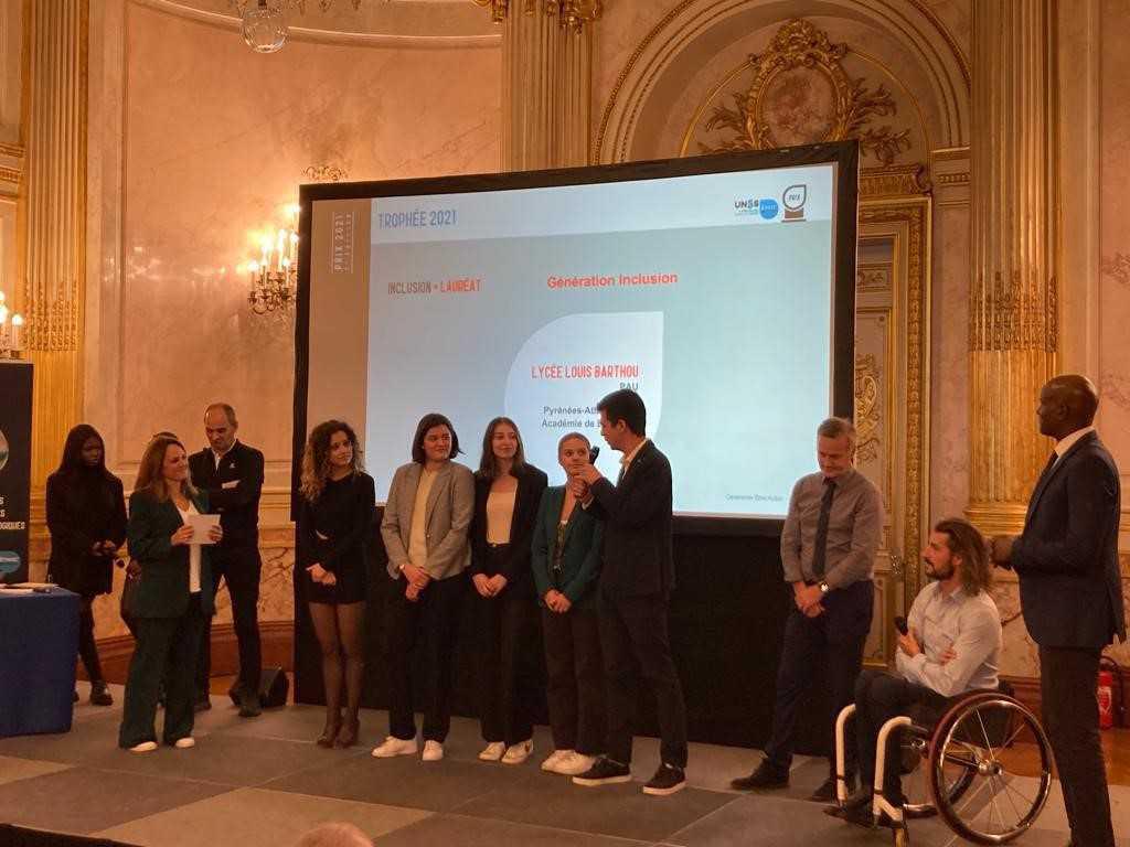Les élèves du lycée Louis Barthou reçus à l’Assemblée nationale pour le prix Ethic’action Les élèves du lycée Louis Barthou reçus à l’Assemblée nationale pour le prix Ethic’action
