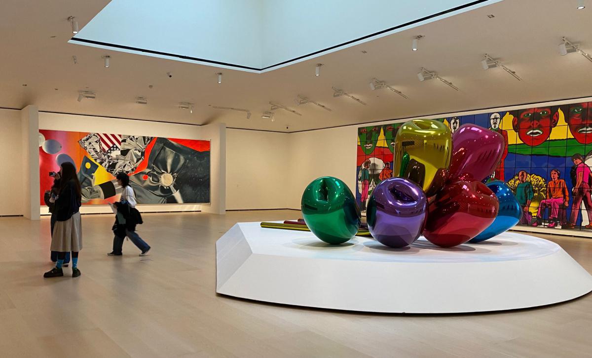 Les élèves de la spécialité Arts Plastiques à Bilbao, au Musée Guggenheim Les élèves de la spécialité Arts Plastiques à Bilbao, au Musée Guggenheim