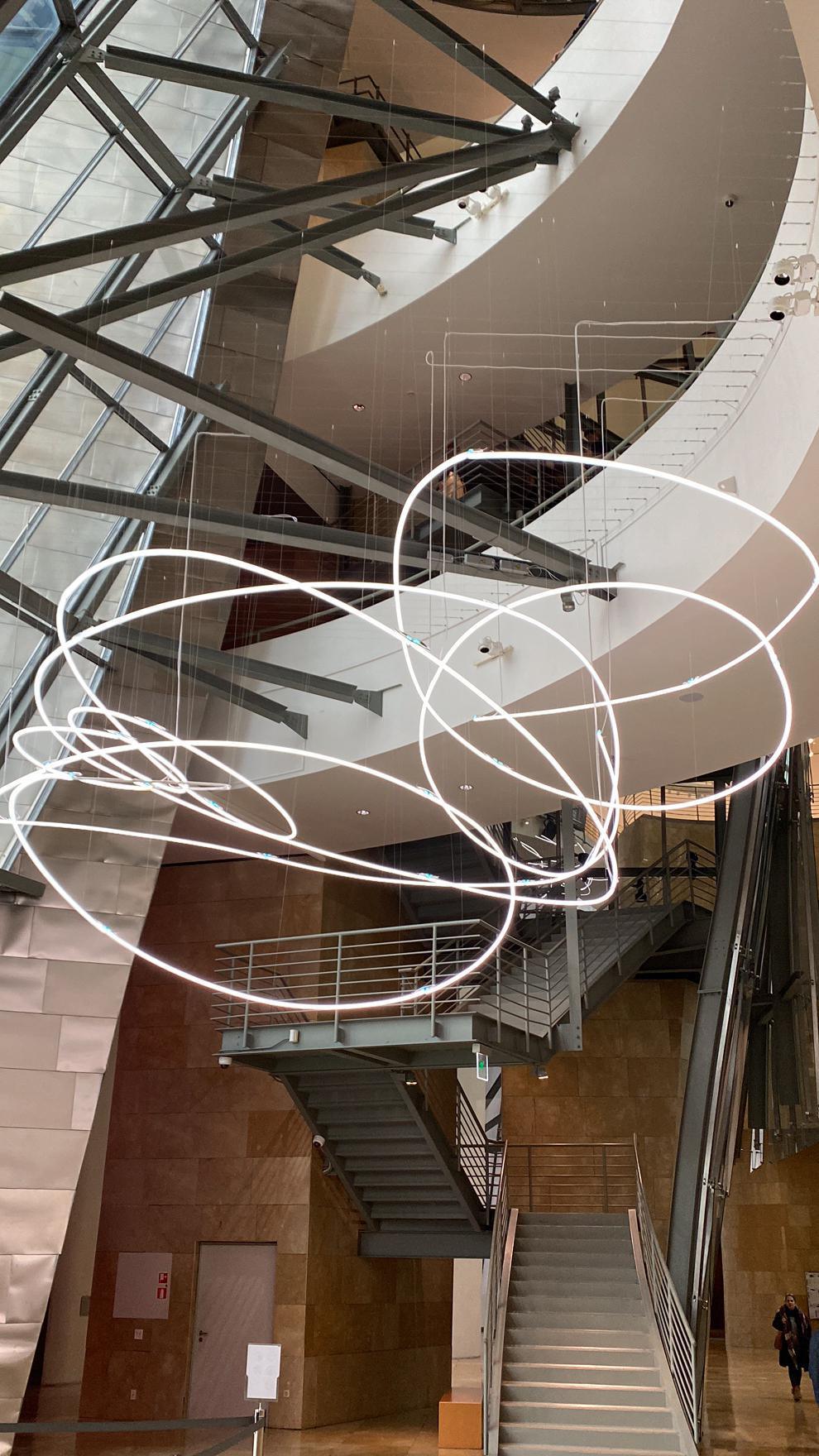 Les élèves de la spécialité Arts Plastiques à Bilbao, au Musée Guggenheim Les élèves de la spécialité Arts Plastiques à Bilbao, au Musée Guggenheim