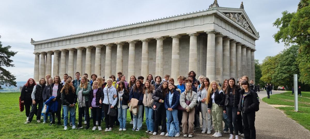DEUTSCH-FRANZÖSISCHER AUSTAUSCH PAU-BURGLENGENFELD ECHANGE FRANCO-ALLEMAND PAU-BURGLENGENFELD DEUTSCH-FRANZÖSISCHER AUSTAUSCH PAU-BURGLENGENFELD ECHANGE FRANCO-ALLEMAND PAU-BURGLENGENFELD