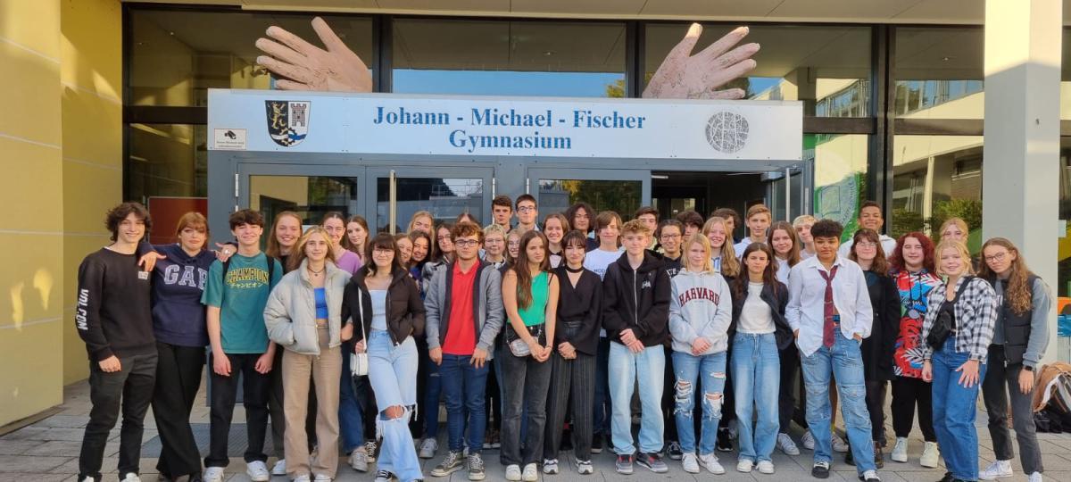 DEUTSCH-FRANZÖSISCHER AUSTAUSCH PAU-BURGLENGENFELD ECHANGE FRANCO-ALLEMAND PAU-BURGLENGENFELD DEUTSCH-FRANZÖSISCHER AUSTAUSCH PAU-BURGLENGENFELD ECHANGE FRANCO-ALLEMAND PAU-BURGLENGENFELD