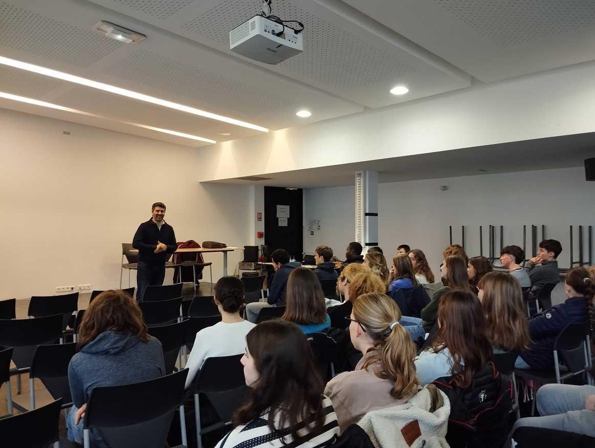 Des rencontres enrichissantes pour les élèves du lycée Des rencontres enrichissantes pour les élèves du lycée