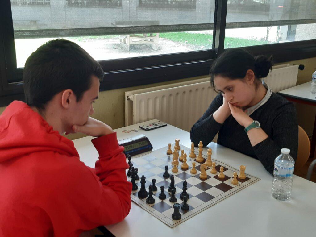 Notre équipe d'échecs est championne d'académie et poursuit au niveau interacadémique