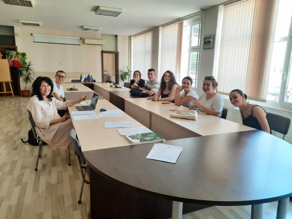 Suite des récits des stages ERASMUS + en Bulgarie et en Suède Suite des récits des stages ERASMUS + en Bulgarie et en Suède