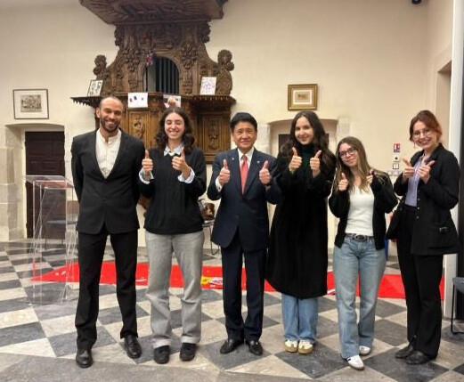 Vendredi 7 novembre 2025, le lycée Barthou a fait l’objet d’une visite quelque peu inhabituelle.