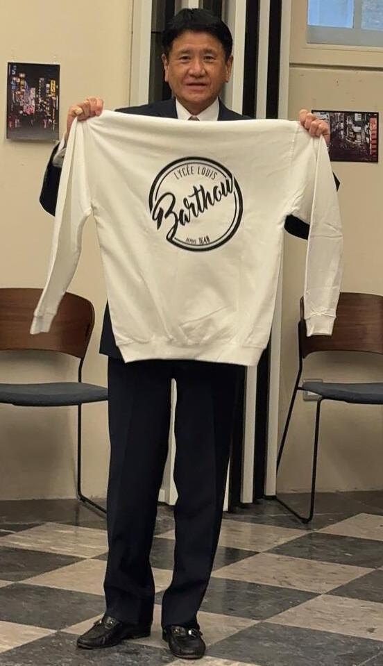 Vendredi 7 novembre 2025, le lycée Barthou a fait l’objet d’une visite quelque peu inhabituelle.