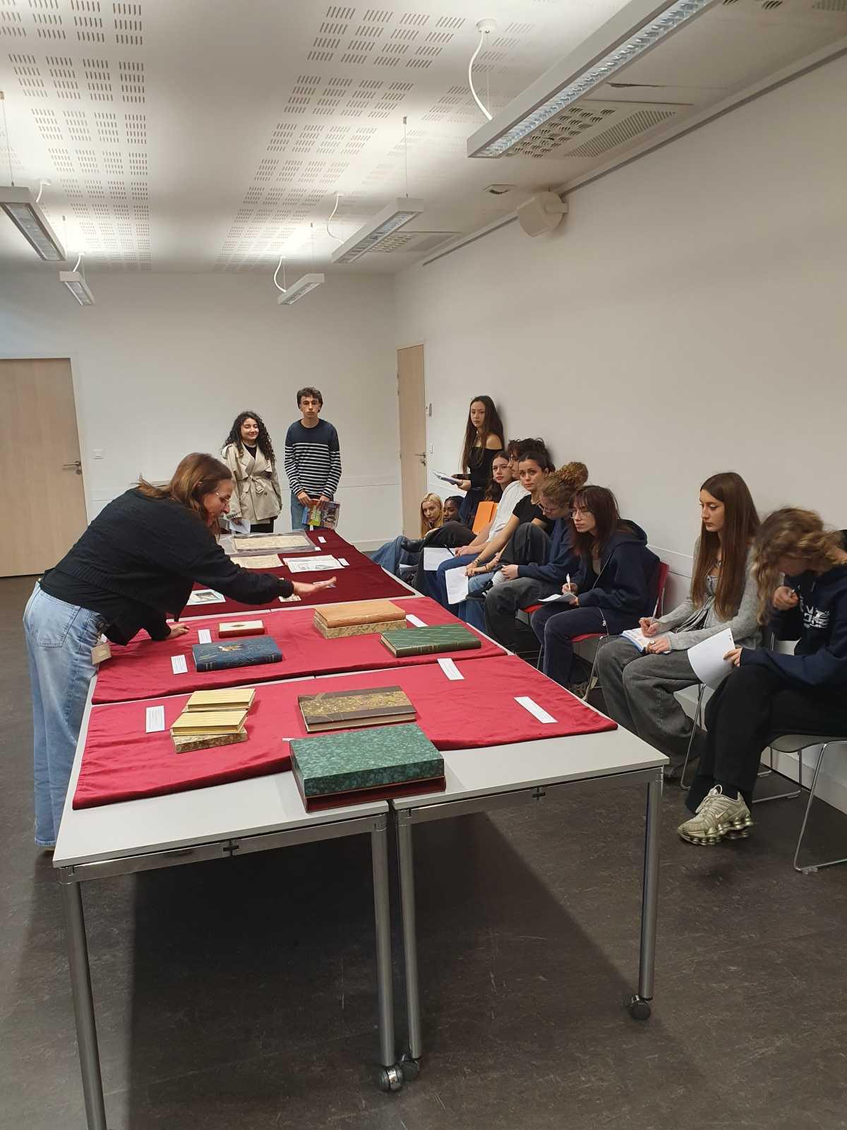 Histoire des arts sortie à l'Usine des tramways pour le centenaire de l'Art Déco Histoire des arts sortie à l'Usine des tramways pour le centenaire de l'Art Déco