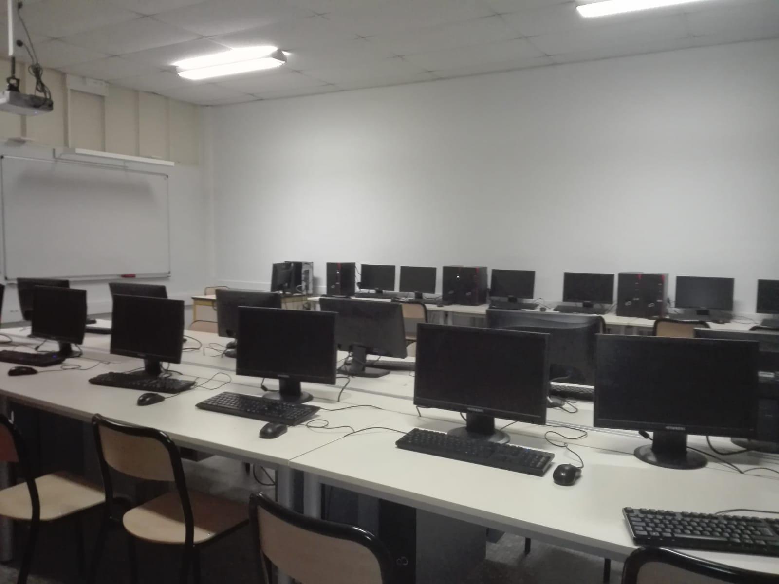 SALLE INFO (bâtiment k)